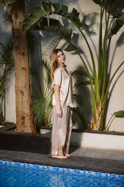 Chic Chita in Gold