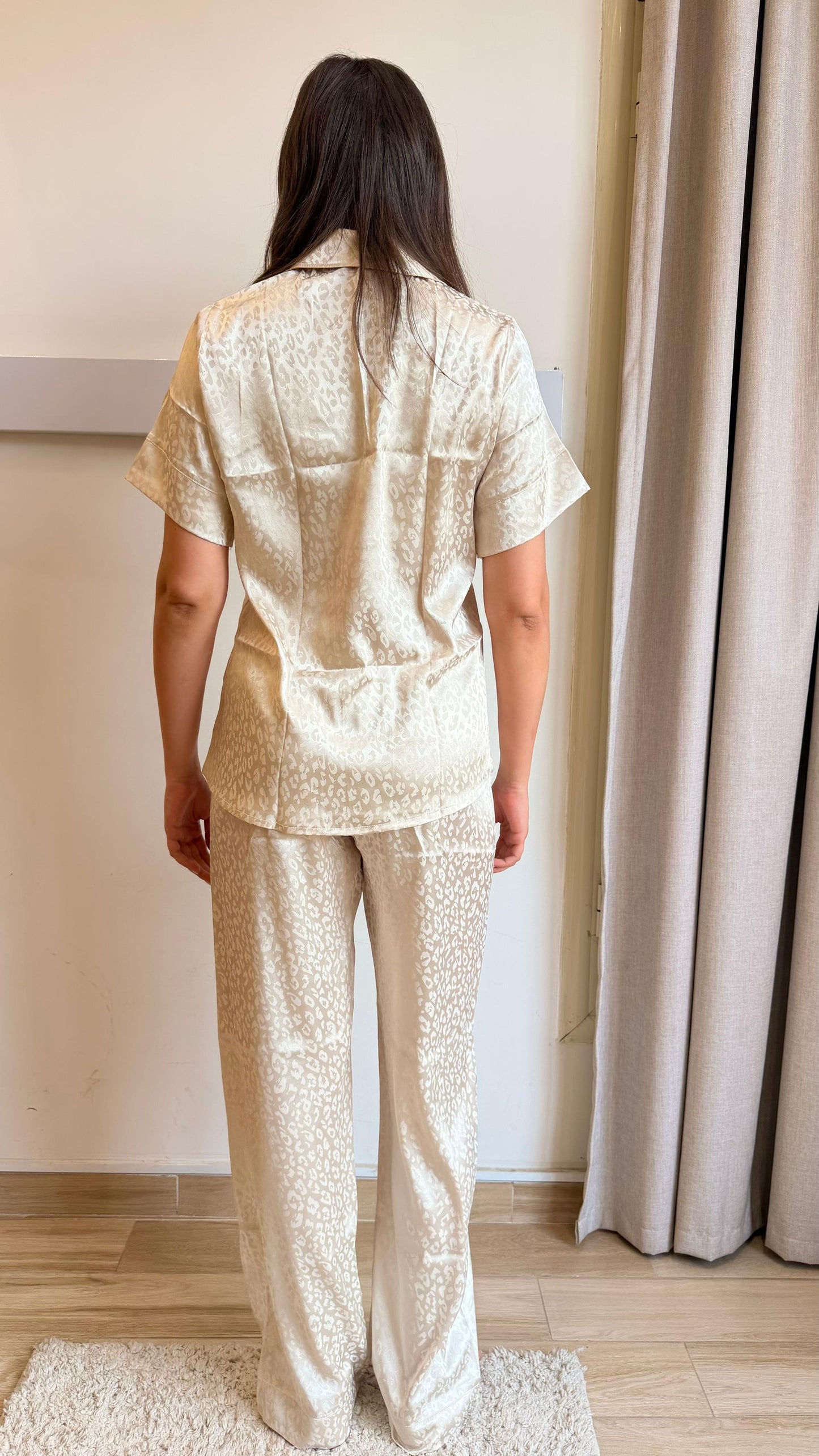 Chic Chita in Beige